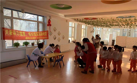 15.红旗社区进杏装爱耳日”义诊活动.jpg 15.红旗社区进杏装爱耳日”义诊活动.jpg