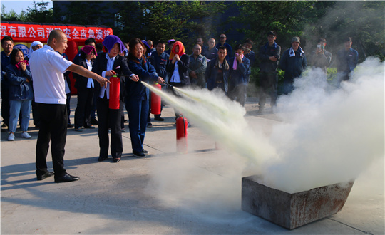 4.新城供热公司进行消防安全培训_副本.jpg 4.新城供热公司进行消防安全培训_副本.jpg