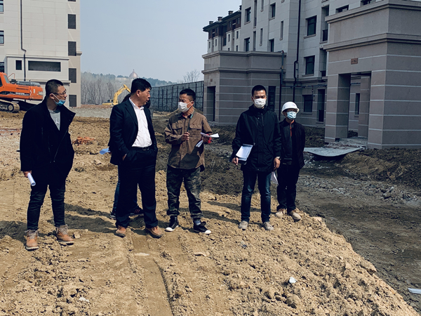 18.园林公司总经理牛树威带队查抄.jpg