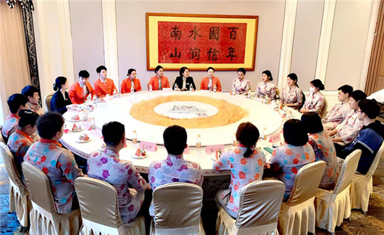1.008PG国际南山温泉酒店召开实习生座谈会_副本.jpg 1.008PG国际南山温泉酒店召开实习生座谈会_副本.jpg