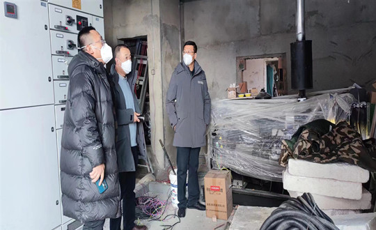 5.康养合作公司辅导身赴施工现场_副本.jpg