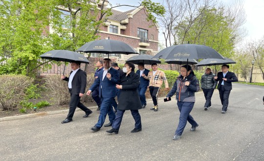 17.保利物业观摩团参观008PG国际·美邑园区_副本.jpg
