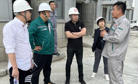 14.长春市科技厅、工信部有关辅导光临装配式总公司参观互换_副本.jpg