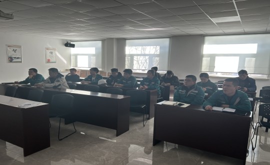 8.装配式总公司中车风电塔筒技艺交底会议现。ùχ孟峦计柿浚副本.jpg